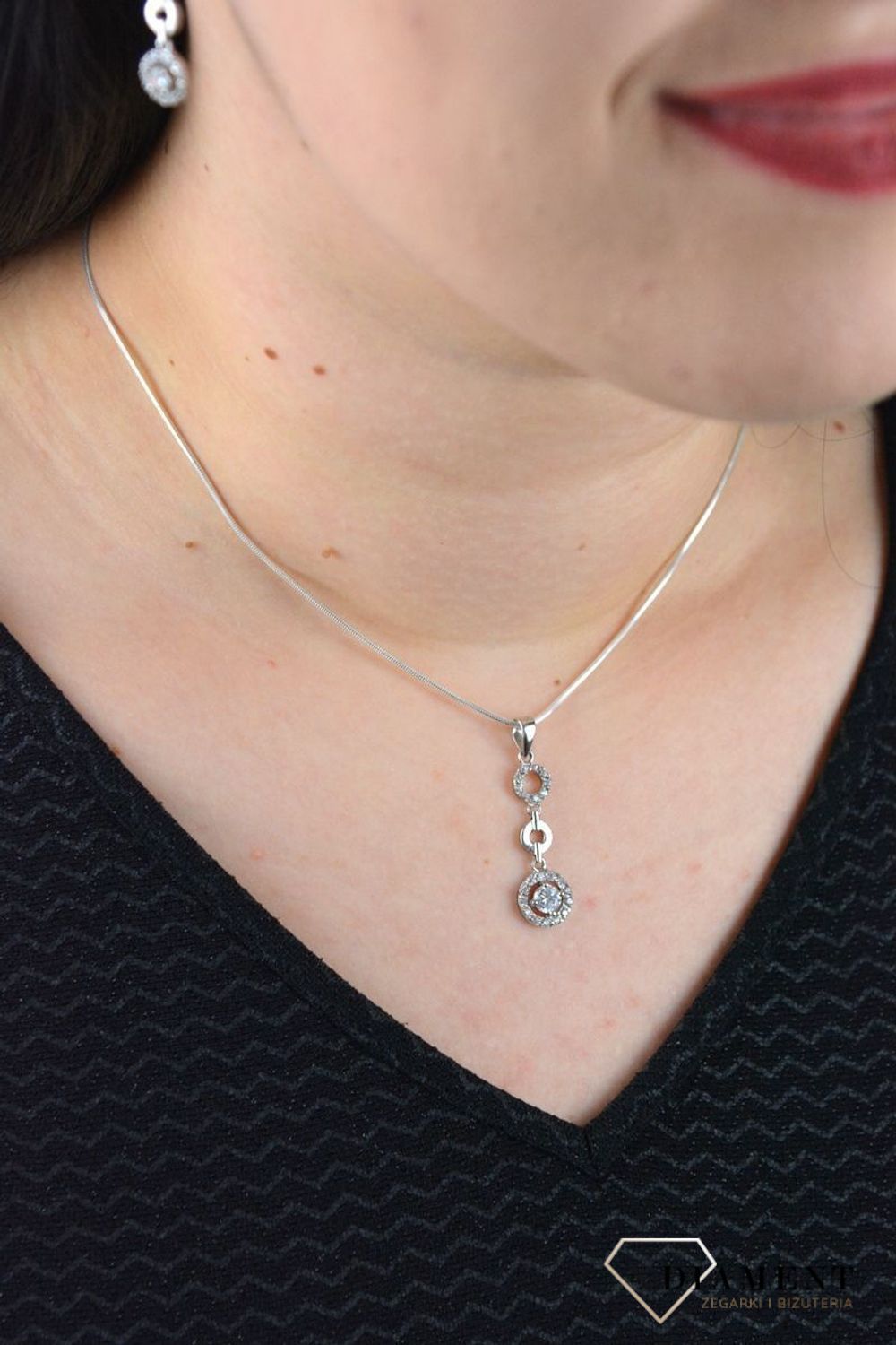 Srebrna zawieszka Apart z trzema kółkami ZAWIESZKA APART 01.jpg